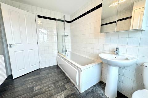 51 Station Road, Purton, Swindon, SN5 4EL