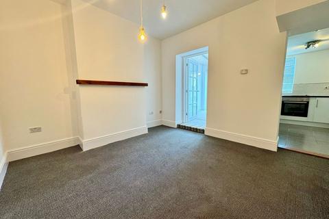 51 Station Road, Purton, Swindon, SN5 4EL