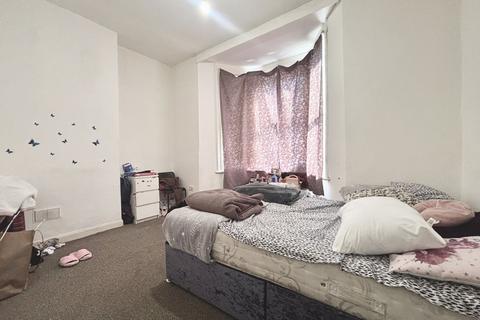2 bedroom flat for sale, Ada Street, Walker, Newcastle upon Tyne, NE6