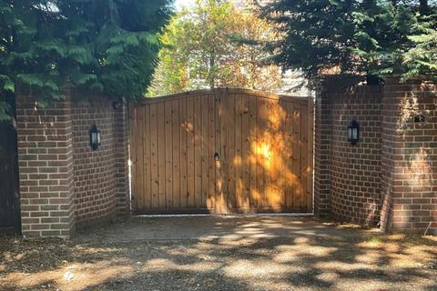 1 Fuzzy Drove, Basingstoke, RG22 5LU