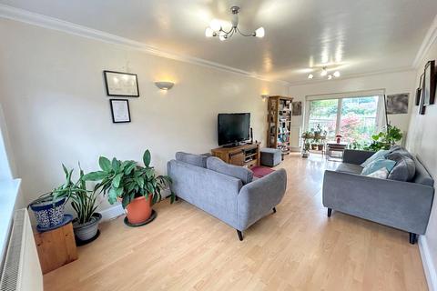 9 Glendown Road, London, SE2 0RJ