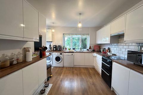 9 Glendown Road, London, SE2 0RJ