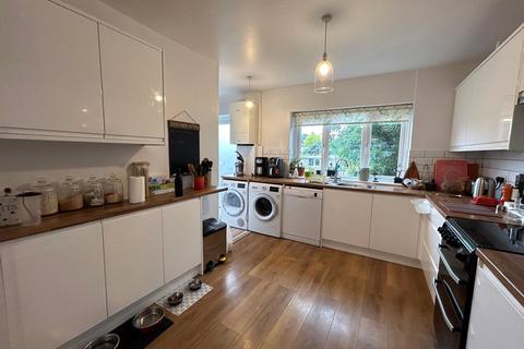 9 Glendown Road, London, SE2 0RJ