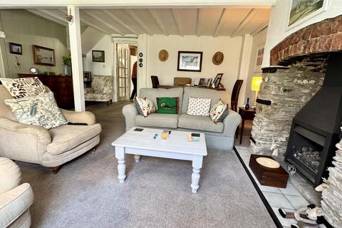 3 bedroom cottage for sale, East Street, Braunton EX33