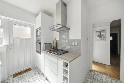 2 bedroom maisonette for sale, Ditton Lawn, Portsmouth Road, Thames Ditton, KT7
