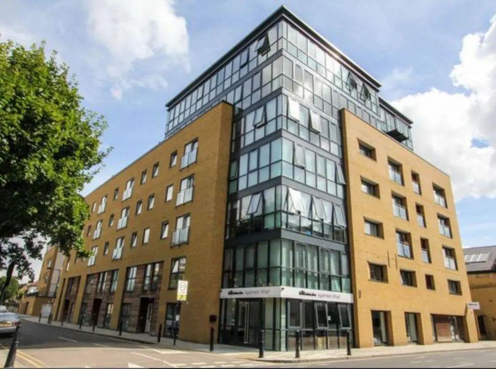 27 Forge Square, E14 3 GY