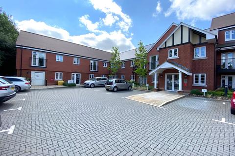 2 bedroom apartment for sale, Hempstead Road, Bovingdon HP3