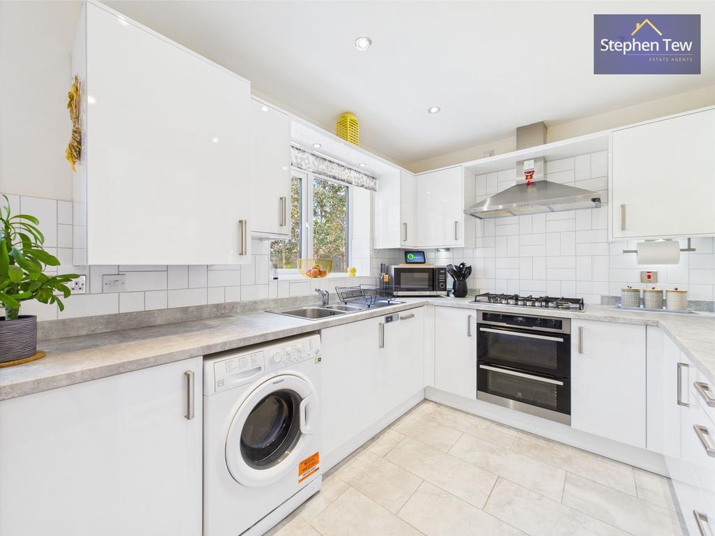 Kitchen/ Dining Room