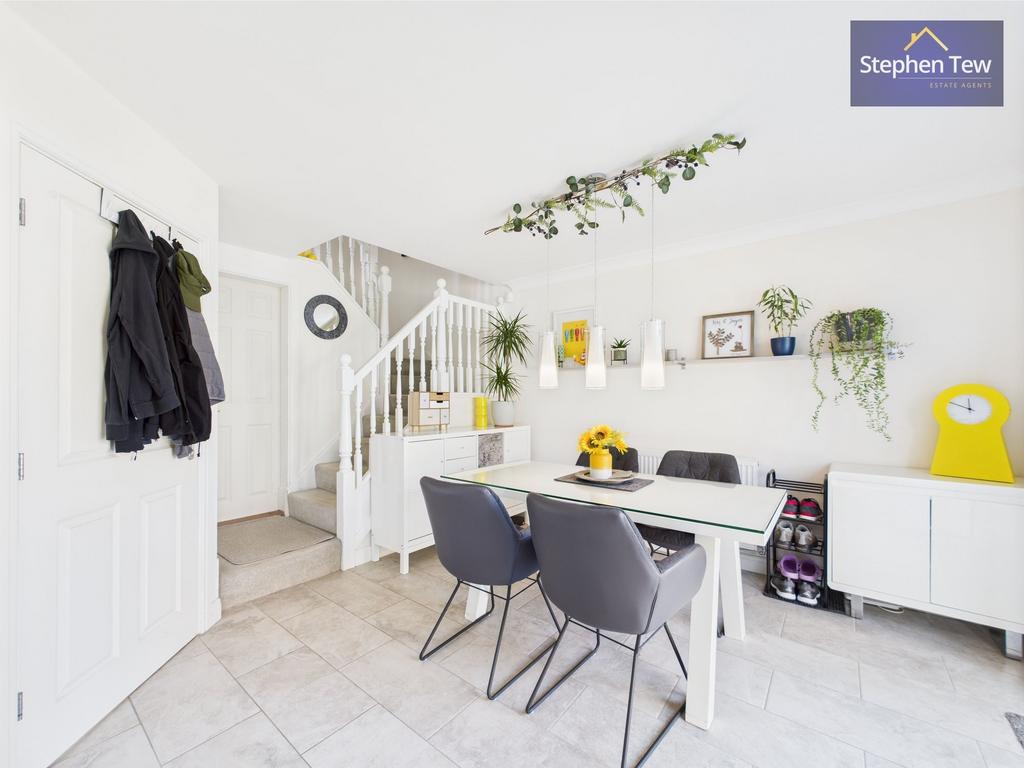 Kitchen/ Dining Room