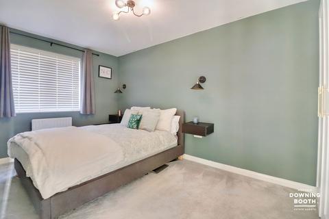3 bedroom semi-detached house to rent, Redwing Close, Lichfield WS13