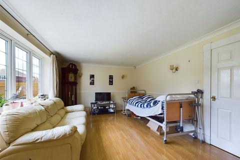 4 bedroom detached house for sale, Wickham Road, Reading RG6