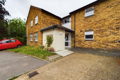 2 bedroom apartment for sale, Larks Meade, Reading RG6