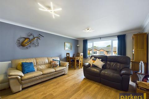2 bedroom detached house for sale, Saffron Close, Reading RG6