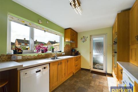 2 bedroom detached house for sale, Saffron Close, Reading RG6