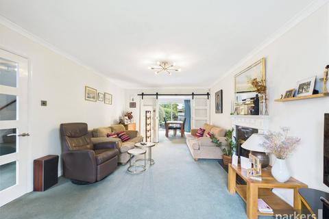 4 bedroom detached house for sale, Basil Close, Reading RG6