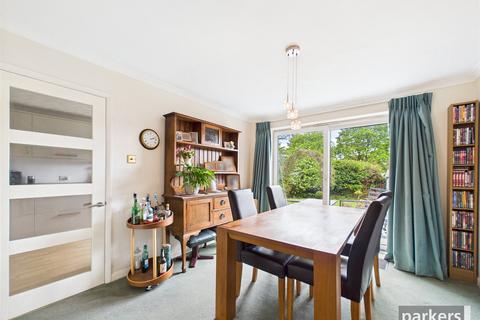 4 bedroom detached house for sale, Basil Close, Reading RG6