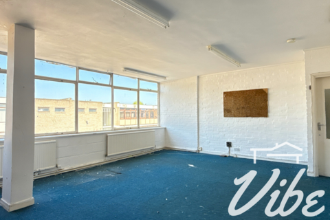 Warehouse to rent, Felixstowe Road, London SE2