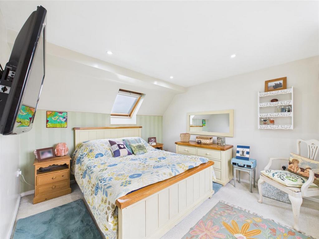 Bedroom: