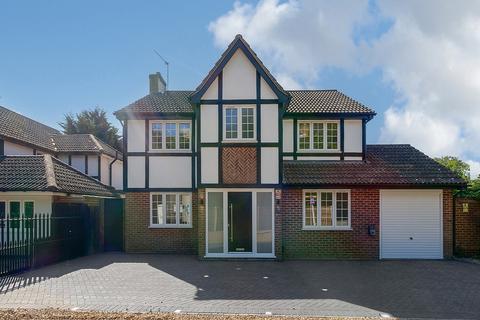 4 bedroom detached house for sale, Kingfisher Close, Northwood, HA6