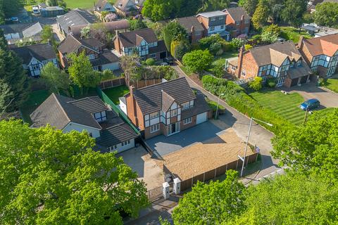 4 bedroom detached house for sale, Kingfisher Close, Northwood, HA6
