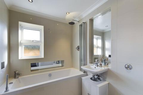 19 Aberaman, Emmer Green, Reading, RG4 8LD
