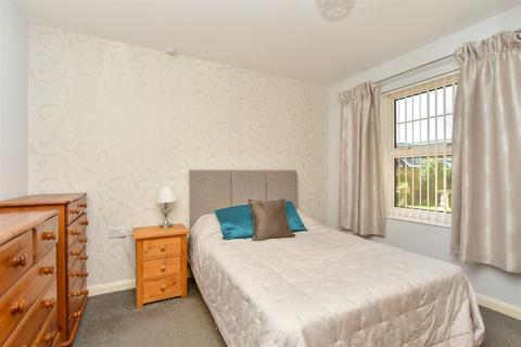 1 bedroom ground floor flat for sale, The Turrets, Sittingbourne ME10