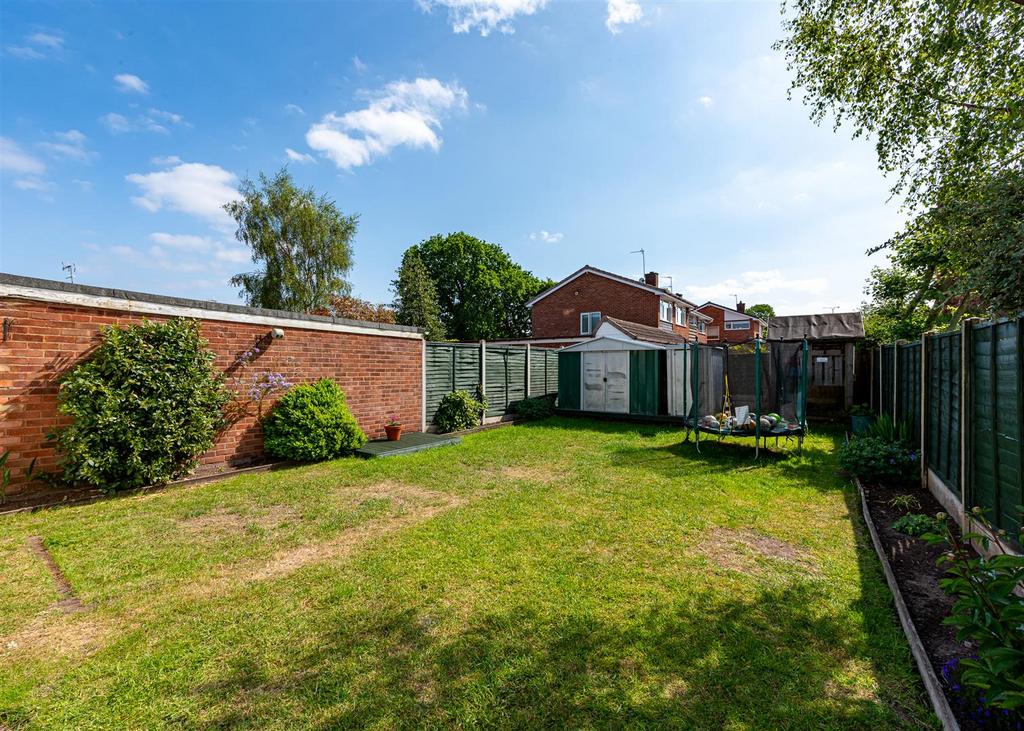 72 Chillington Drive-garden2.jpg