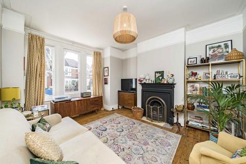 2 bedroom maisonette for sale, Harborough Road, London SW16