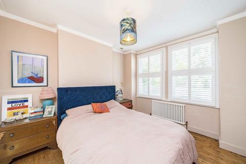 2 bedroom maisonette for sale, Harborough Road, London SW16