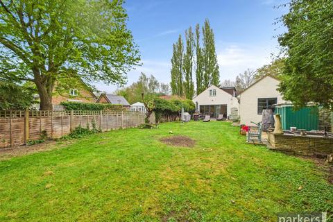 undefined, Edward Road, Reading RG10
