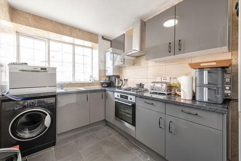 3 bedroom flat for sale, Kingston Road, Surbiton KT5