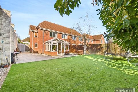 4 Carpenters Close, Woodley, Reading, RG5 4EF