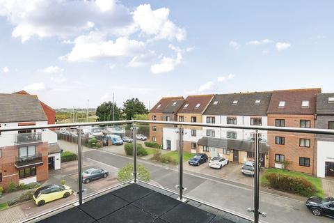 3 bedroom flat for sale, Horse Sands Close, Hampshire PO4