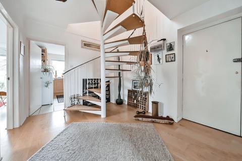 3 bedroom flat for sale, Horse Sands Close, Hampshire PO4
