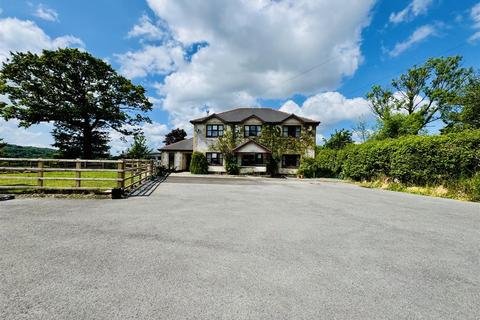 4 bedroom detached house for sale, Heol Ddu, Ammanford