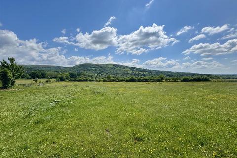 4 bedroom detached house for sale, Heol Ddu, Ammanford
