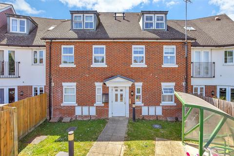 1 bedroom ground floor flat for sale, Essex Road, Halling, Rochester, Kent