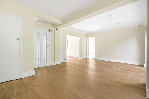114 Copthall Road West, Uxbridge, UB10 8HT