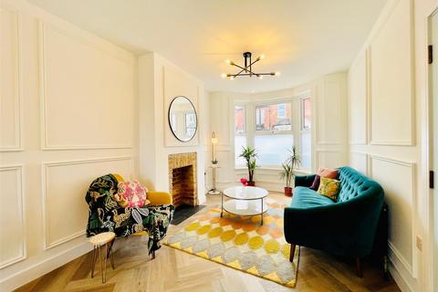 4 bedroom terraced house for sale, Colville Road, London E17