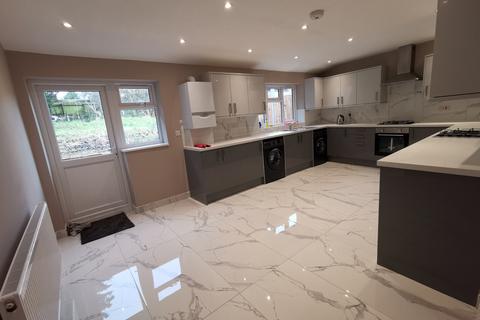 undefined, Meyrick Avenue, Room 2, Luton, Bedfordshire
