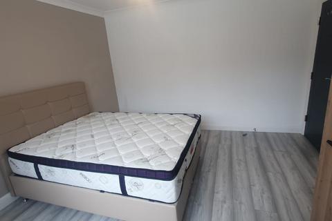 undefined, Meyrick Avenue, Room 2, Luton, Bedfordshire