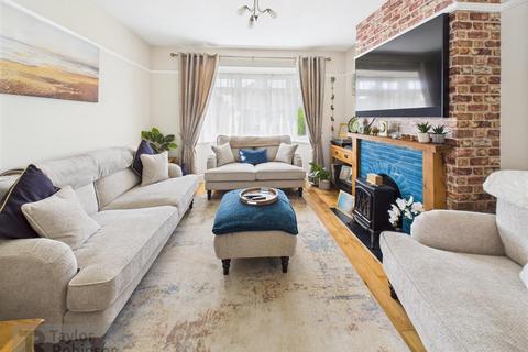 40 Cobbles Crescent, Crawley, RH10 8HA