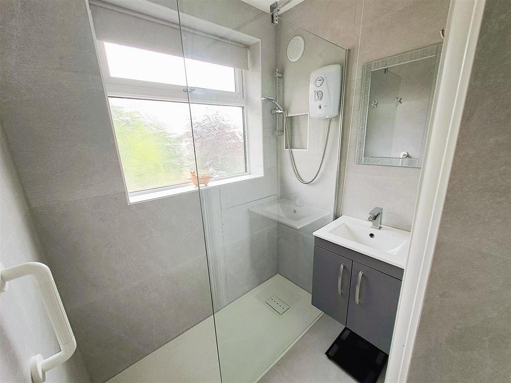 Re Fitted Shower Room