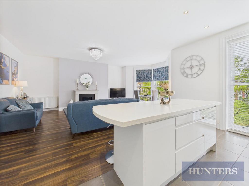 CAM05316 G0-PR0088-STILL015.jpg