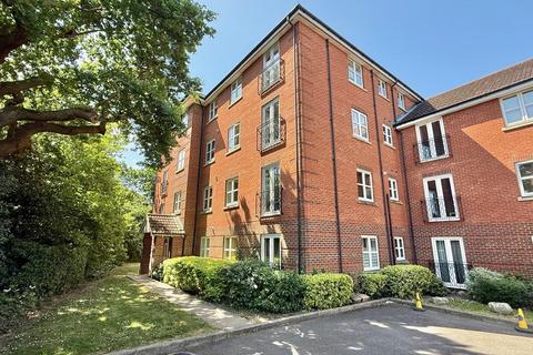 2 bedroom flat for sale, Scholars Way, Gidea Park, Romford