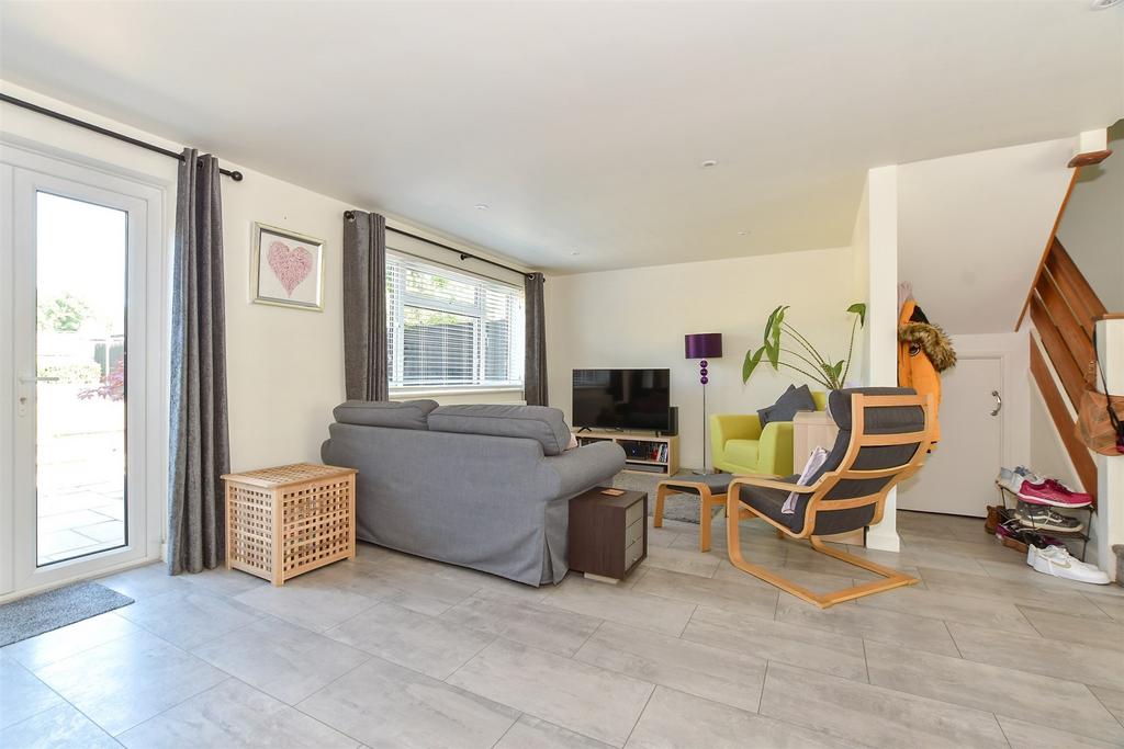 Lounge/Kitchen