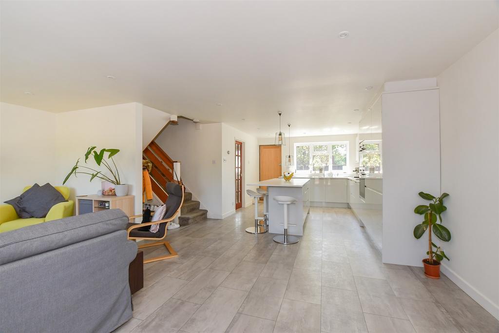 Lounge/Kitchen