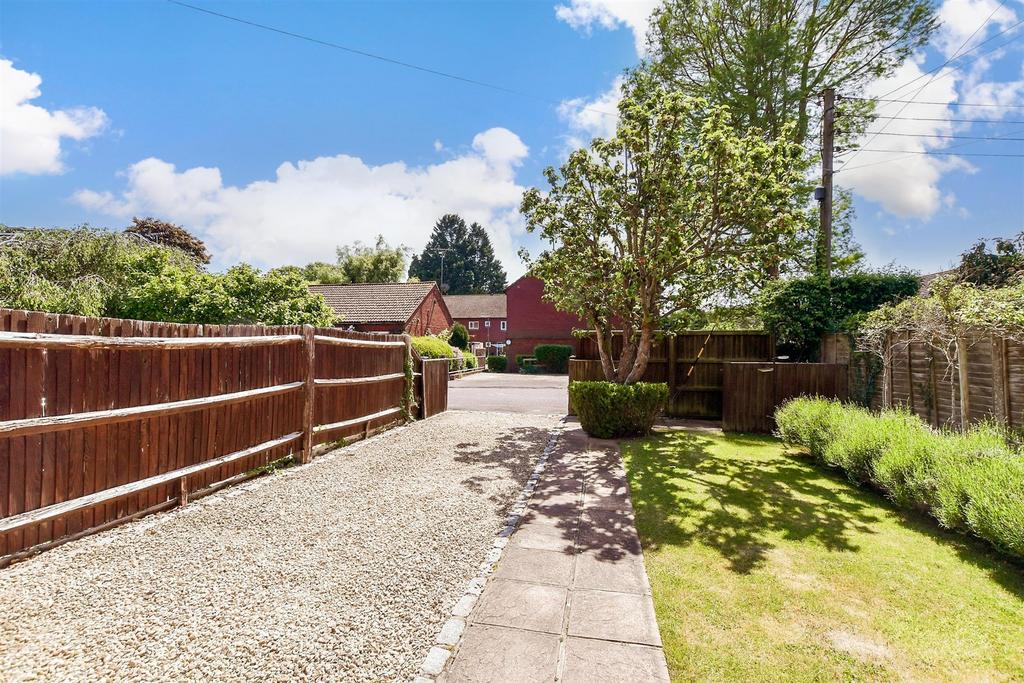 Driveway/Parking