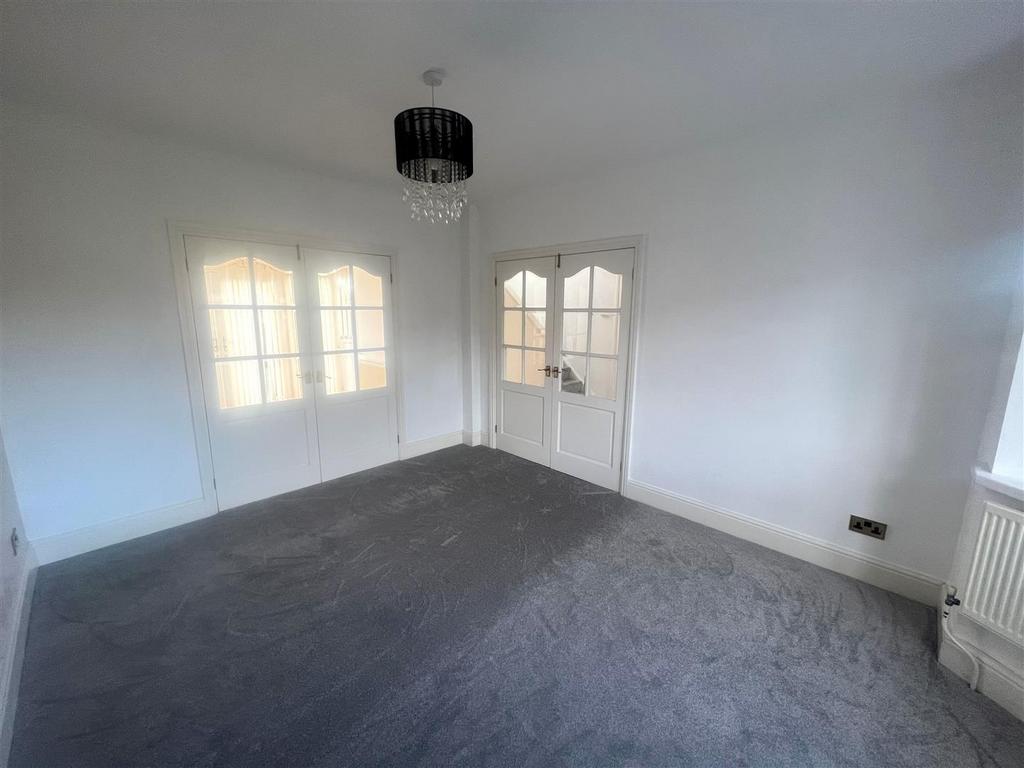 LIVING ROOM 4.jpg