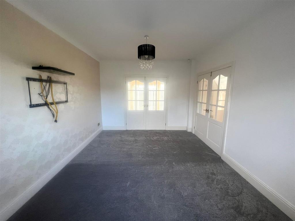 Living room 3.jpg